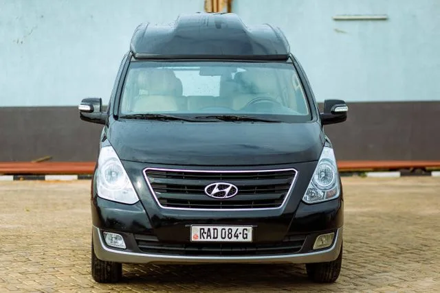 Force Urbania Premium Group Van photo 1