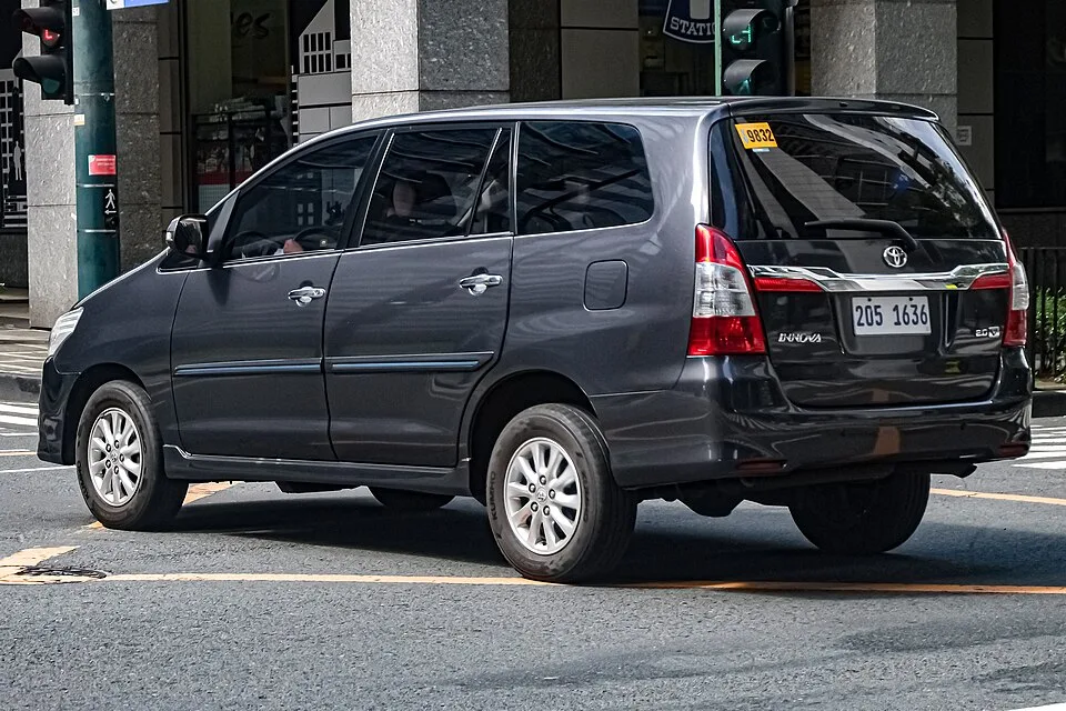 Airport Pickup Vehicle from Pantnagar photo 1